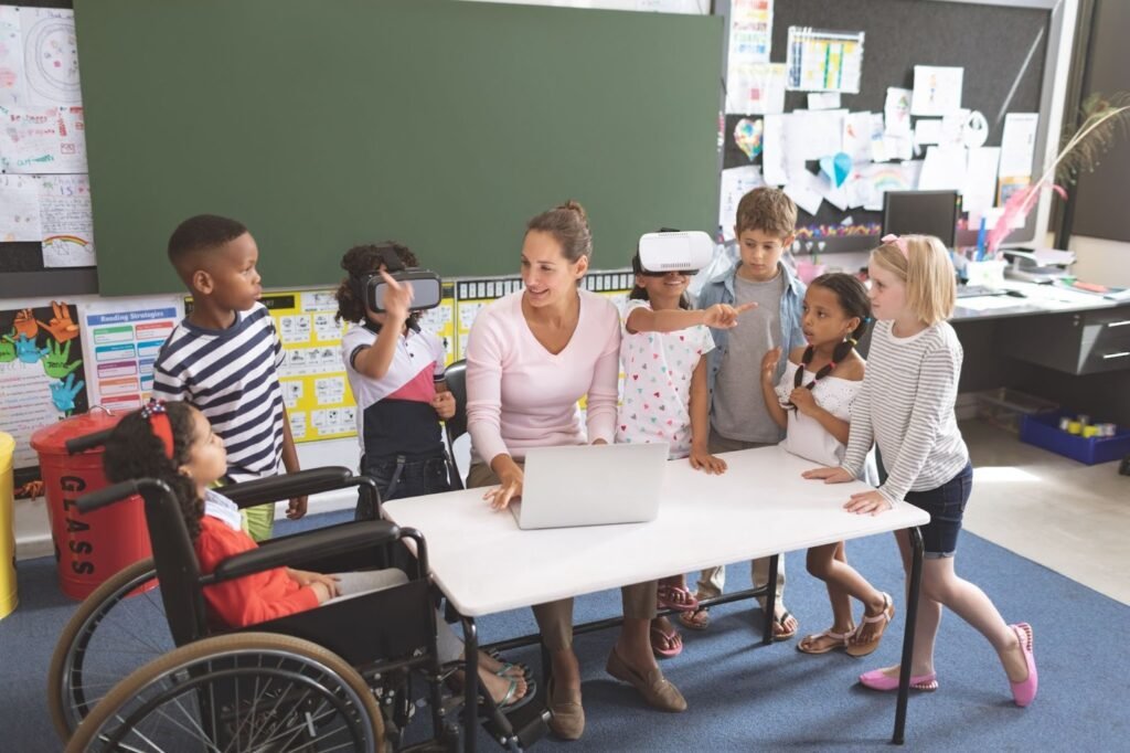 TECHNOLOGY TO SUPPORT STUDENTS WITH SPECIAL EDUCATION NEEDS