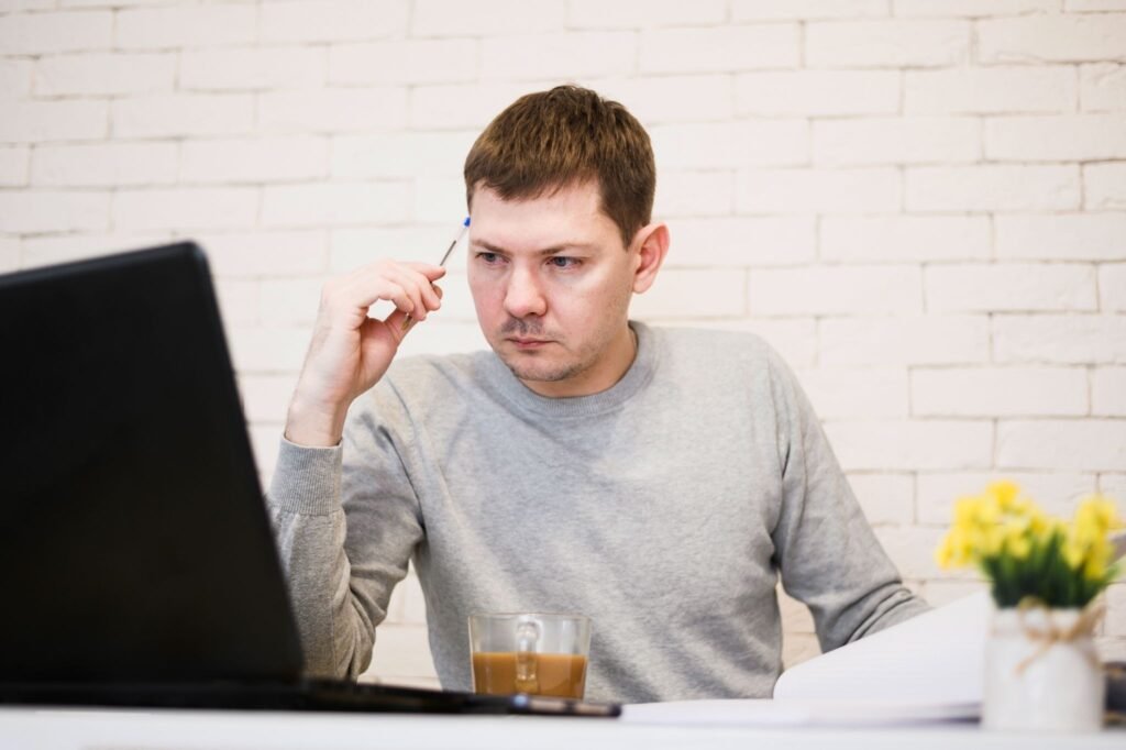 WHY TESTING IMPROVES LONG-TERM MEMORY MORE THAN RE-READING NOTES, ACCORDING TO RESEARCH
